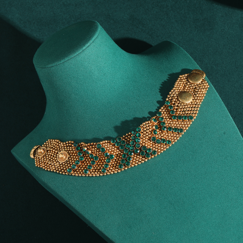Vintage Green Rhinestone Brace - مراجعة Luxury Watch Dubai وسعره