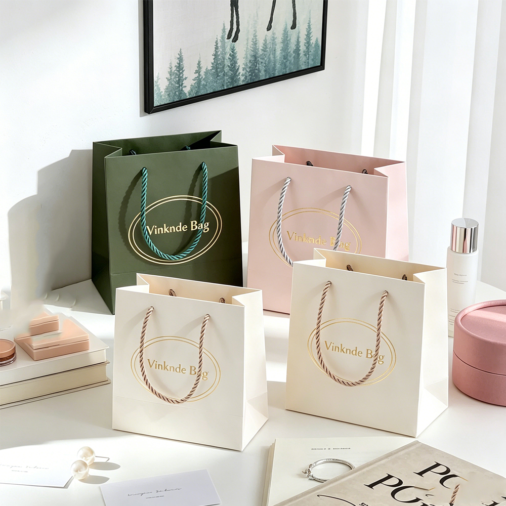 Personalized Logo 14x7x15cm Je - مراجعة Luxury Watch Shop وسعره