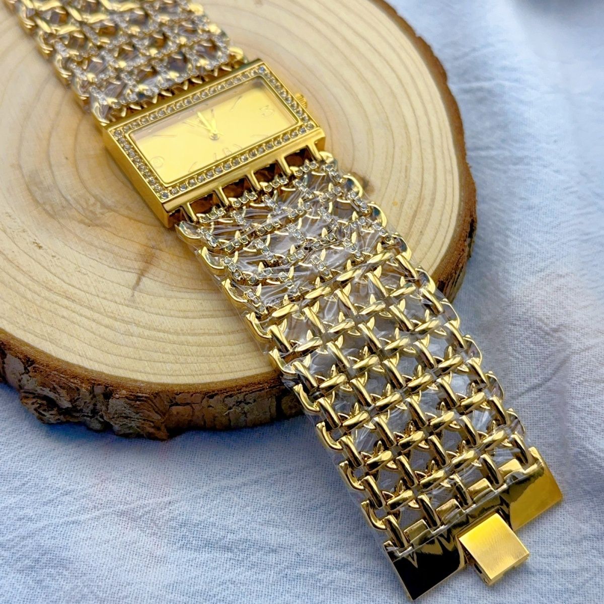 Fashionable Dubai Luxury 2026  - مراجعة Luxury Watch Dubai وسعره