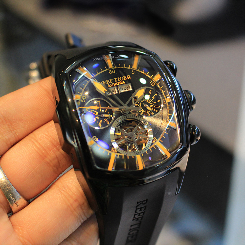 Reef Tiger 316L Stainless Stee - مراجعة Luxury Watch Hublot وسعره