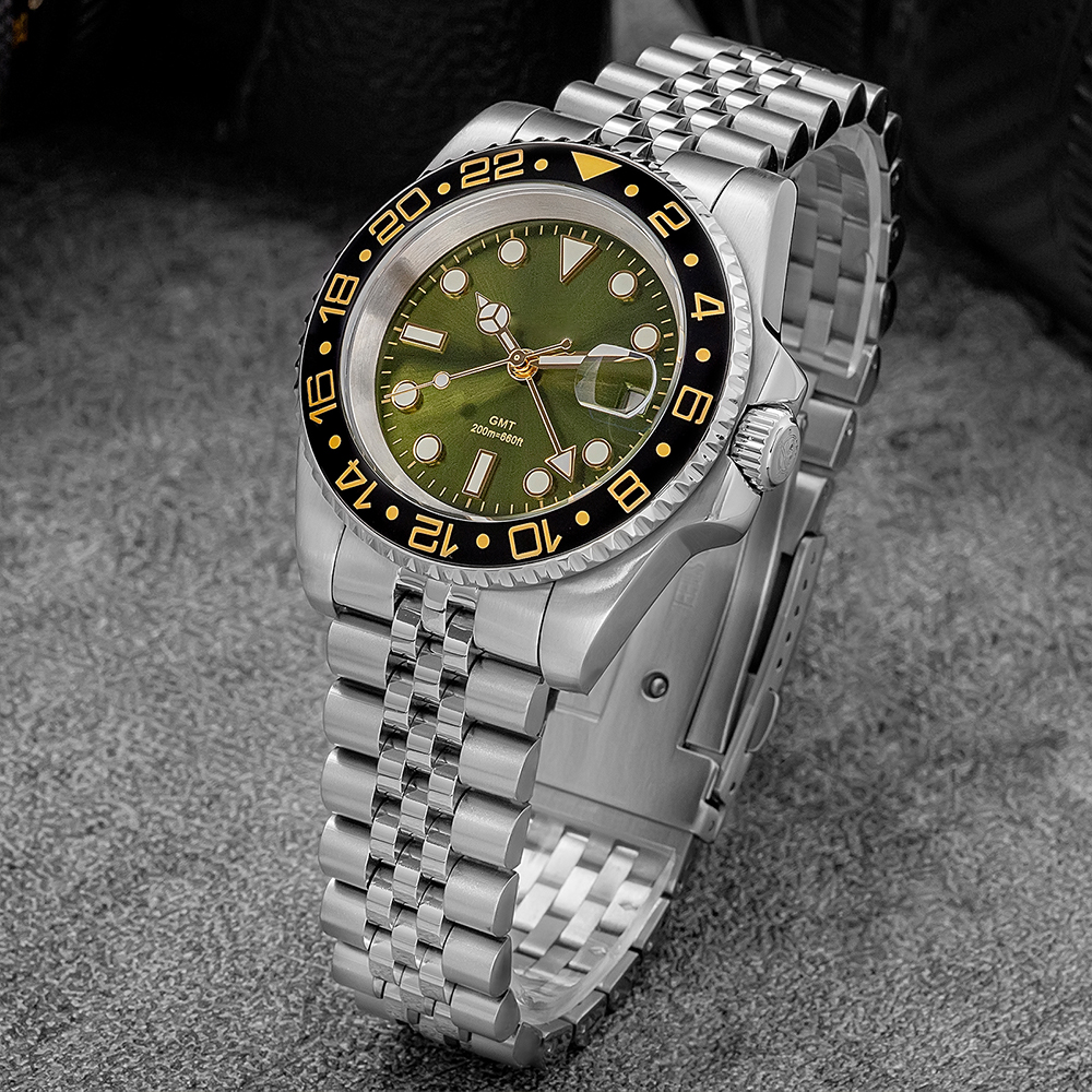 ADDIESDIVE Custom GMT Quartz W - مراجعة Luxury Watch La وسعره